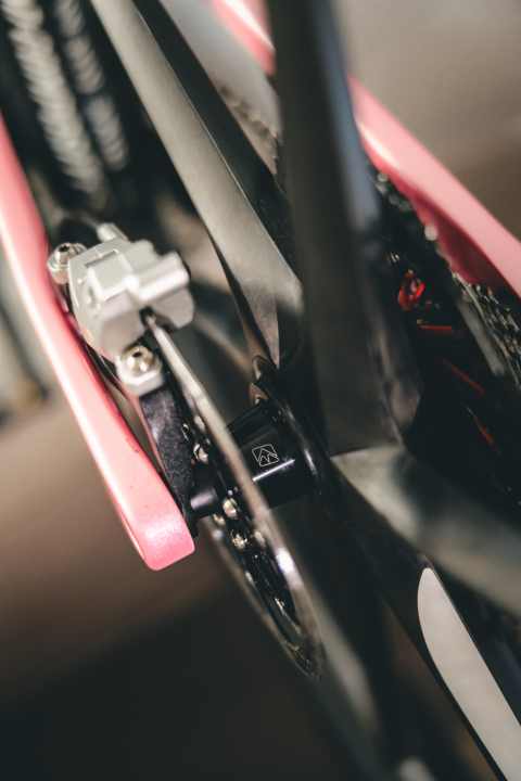 Carbon-Kunstwerk: Die Bike-Ahead-Laufräder sind ultraleicht, superstabil – und kosten mit 3599 Euro so viel wie ein Mittelklasse-Bike.