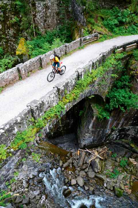   Ein Rätsel, warum man dieses Revier noch gar nicht auf dem Touren-Schirm hatte. Zig Routen im Val di Fassa und Val di Fiemme sind bereits lückenlos ausgeschildert.