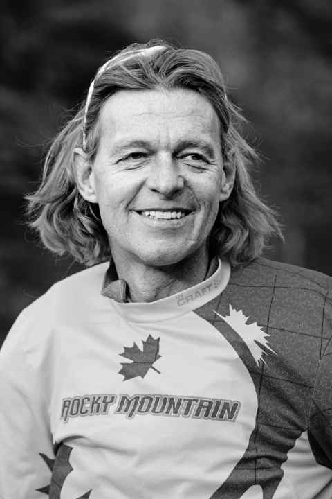 Rider: Hans Voglsamer, BIKE-Test-Fahrer. Fährt Bike seit 1987. Gewicht/Größe: 92 kg/1,89 m. Fahrertyp: Enduro/Freeride. Lieblingsrevier: Finale Ligure
