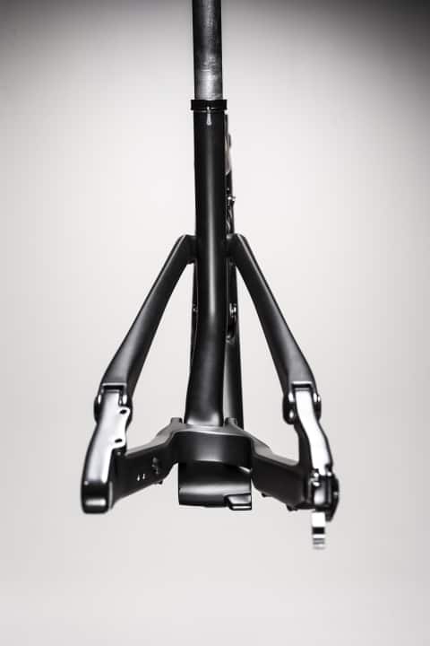   Der asymmetrische Hinterbau ist 148 Millimeter breit und heißt bei Cannondale Ai-Integration. 