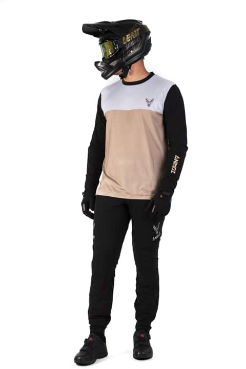   Die nachhaltigen Jerseys sollen leicht und gleichzeitig robust sein.