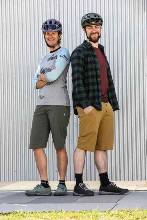 MYBIKE-Chefredakteurin Barbara Merz-Weigandt (li.) und Adrian Kaether, Testleiter bei MYBIKE.