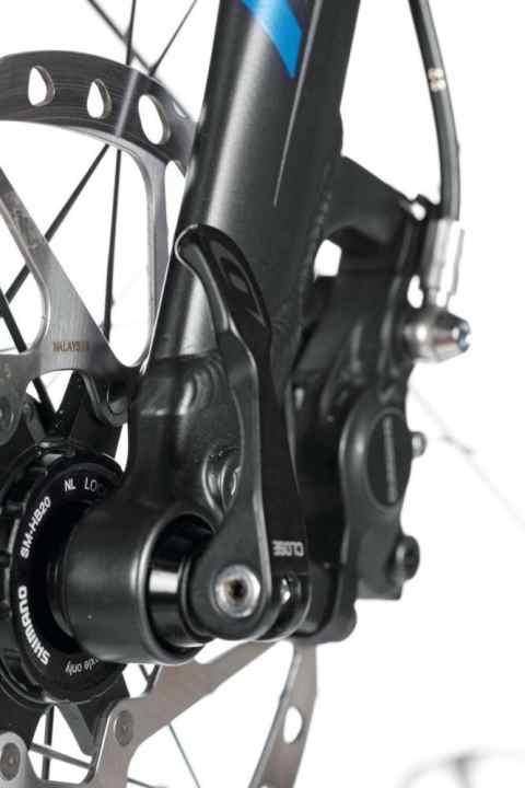 Eine Steckachse garantiert die immer gleiche Position der Disc zum Bremssattel.