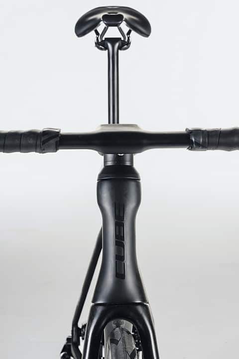 Das Litening Aero profitiert im Windkanal vom filigranen Steuerrohr und dem flächigen Cockpit.