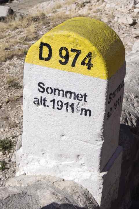 Der Gipfelstein des Mont Ventoux
