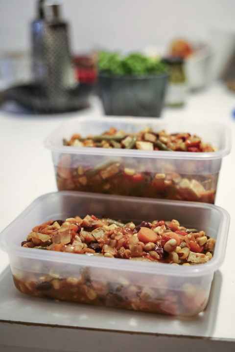 Lagern: Um Vorräte anzulegen, benötigt man ausreichend viele und große Frischhaltedosen