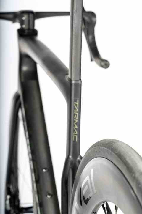 Die äußere Form wird reduziert aufs technische Minimum.