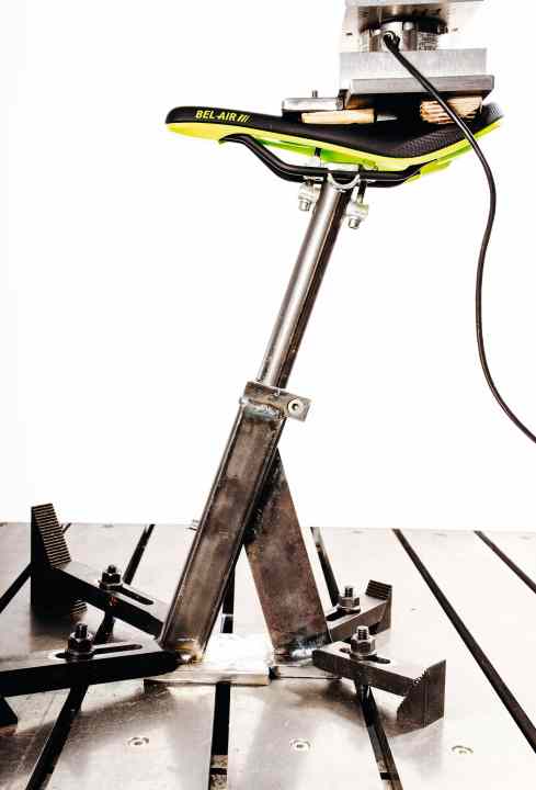 Hände, Füße, Hintern – das sind die Kontaktpunkte von Bike und Biker. Teil 1 unserer Ergonomie-Serie zeigt den Weg zum idealen Sattel. Seite 48