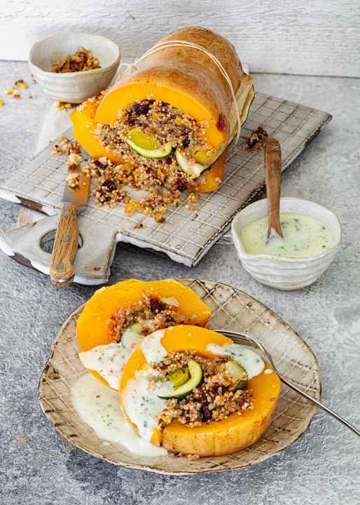 Noch nie daran gedacht einen Butternut-Kürbis als Braten zuzubereiten? Dann wird es aller höchste Zeit!