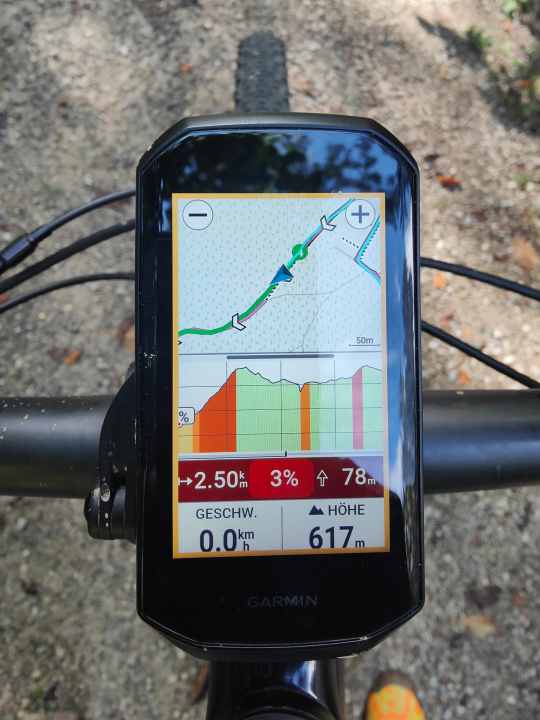 Steigungen werden natürlich weiterhin angezeigt. Dafür aber zusammen mit der Karte und einigen Werten auf einer Seite.