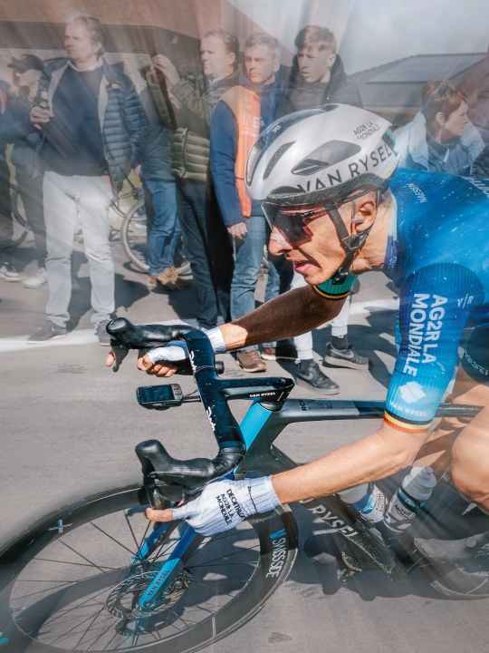 Integrierte Cockpits sind schön – wenn sie passen. Spitzensportler genießen heute schon den Service, dass ihnen das Cockpit auf den Leib geschneidert wird.