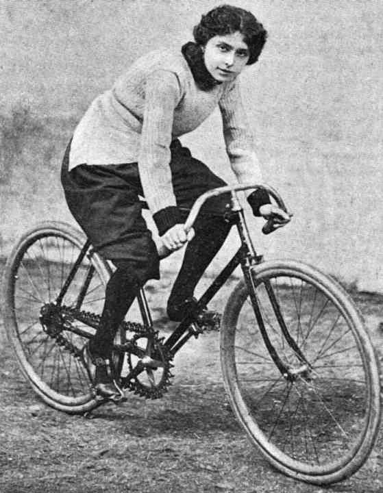   Hélène Dutrieu