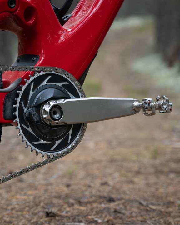 Sram XX Transmission Antrieb mit Powermeter, der mit dem Fahrwerkssystem kommuniziert.