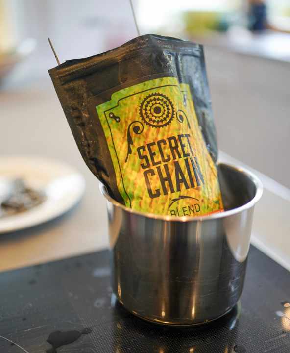 Die Billo-Version mit einem alten Kochtopf funktioniert natürlich auch. Hier sollte man aber die Temperatur überwachen