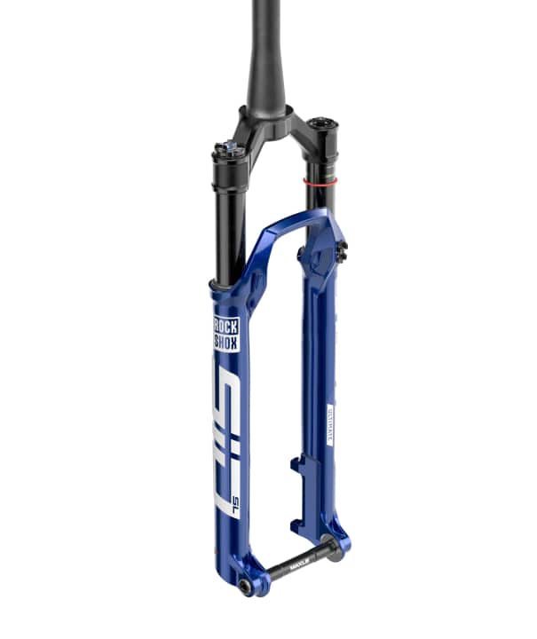Die neue Rockshox Sid SL soll eine Leichtbau-Waffe für XC-Racer sein. Die Aussparungen am unteren Ende der Tauchrohre sparen wertvolle Gramm.