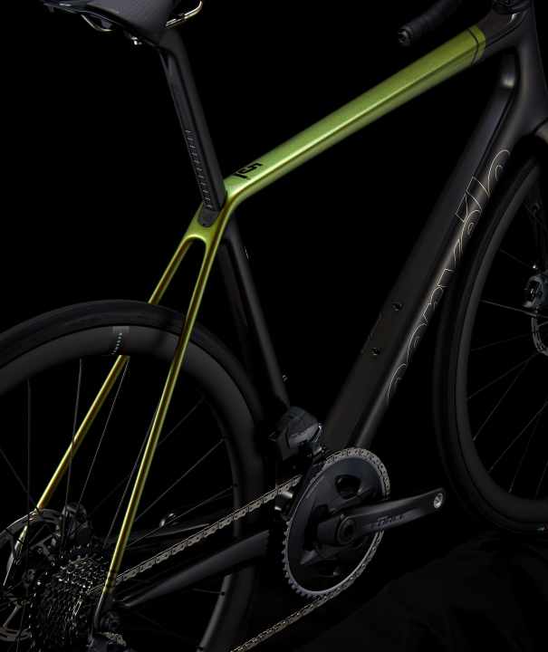   Bietet Platz für 34mm breite Reifen: der neue Rahmen, abgebildet in Lime/Black Lackierung.