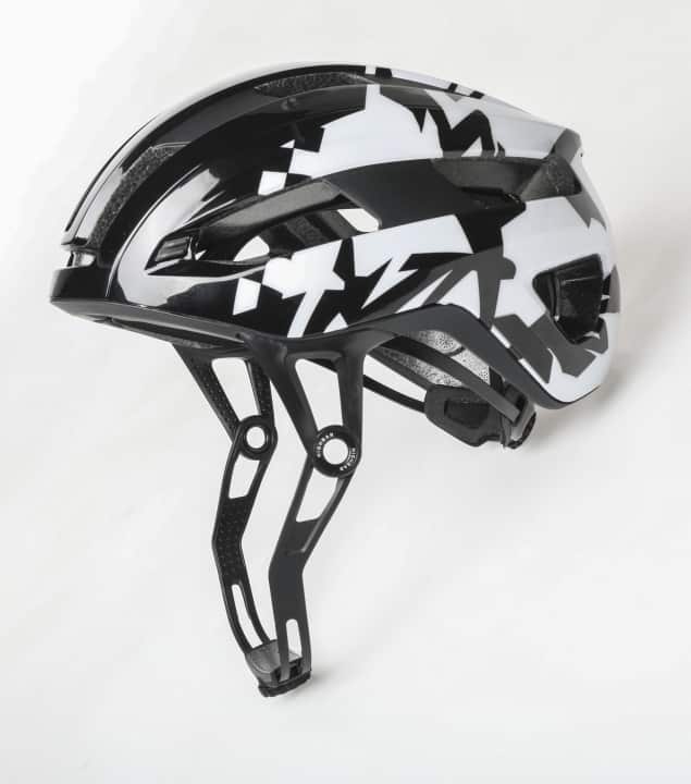Offensichtlich anders: Die neuen High-End-Race-Helme von Canyon mit HighBar Verschlusssystem.