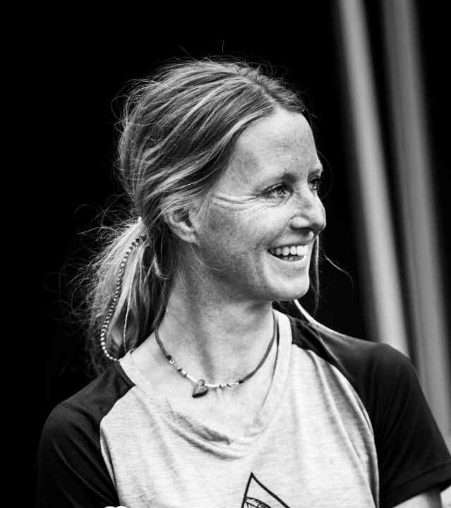 Fahrtechnikexpertin Karen Eller ist zweifache Mutter und kennt die Tücken von Familien-Touren. Hier ihre Tipps.