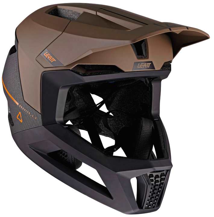 Mit dem Gravity 5.0 will Leatt vollen Downhill-Schutz bei minimalem Gewicht bieten. Die 750 Gramm realisieren die Südafrikaner durch eine Teil-Carbonschale