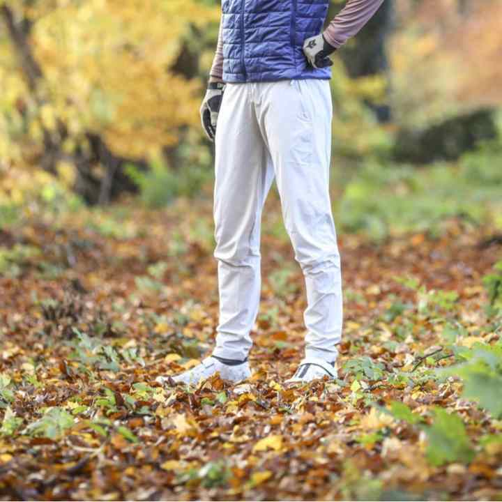 Endura hat mit der MT500 Burner Lite eine leichte und gut belüftete Trailpants im Programm - mit dem Feedback der Atherton-Geschwister.