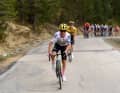 Esteban Chaves, Teamkollege von Carr bei EF Education EasyPost, attackiert im Schlussanstieg nach Vallter