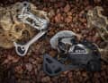Shimano Schaltwerke von 1982 und 2025: Selbst Kinder könnten heute wahrscheinlich das moderne Produkt benenn.