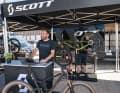 VIP-Service genossen alle Scott-Fahrer: Der Hersteller schickte einen ganzen Mechaniker-Trupp zur BIKE Transalp, der die Räder aller Scott-Fahrer im Ziel jeder Etappe nicht nur durchcheckte und wartete, sondern auch reinigte.