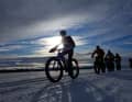 Biken auf Schnee ist ein anderes Erlebnis als im Sommer. Was dabei fasziniert, ist auch die Einsamkeit.