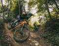 Ines Thoma (vorne) und Leni Eller gemeinsam unterwegs auf den Trails.