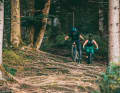 Zwei Generationen, eine Leidenschaft.  Ines hat den Aufstieg des  Enduro-Sports mitgeprägt.Leni wird erleben, wie er sich weiterentwickelt. | Fotos. Marco Schmidt