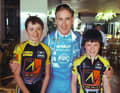 v.l. Tom, Radsport-Legende Sean Kelly, Bruder Joe. | Privat/Tom Pidcock