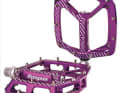Die Hope F22 mit elf langen Pins pro Seite.