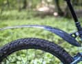Downhill-Star Danny Hart setzt bei Regenfahrten auf die Fender aus UK