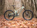 Die wichtigsten Daten zum Propain Hugene CF 29: 14,5 kg1 / 150/140 mm / 29" / 4089 Euro / Carbon