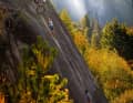 Biken in der Kletterroute – völlig crazy. Matt Bolton wagt das Unmögliche.