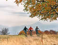 Einmal der Länge nach durchs Erzgebirge: auch eine schöne Idee für eine einwöchige Etappentour. Möglich von Frühjahr bis Herbst.