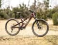 Durchgestyltes Carbon-Chassis, gepaart mit einer günstigeren Ausstattung: Das Canyon Neuron:Onfly ist das Einstiegsmodell des Light-E-MTBs vom Koblenzer Versender.
