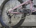 An dem mittleren von drei Modellen ist ein Shimano SLX Antrieb verbaut.