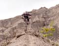 Das Tagesticket inkl. Shuttle, Mittagessen und Betreuung kostet im EVO-Bikepark 90 Euro und es gibt pro Tag nur 75 Plätze. Angie Hohenwarter hat sich das bereits aus der Nähe angesehen.