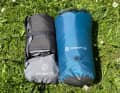 Ein multifunktionales System verfolgt Zenbivy aus den USA mit seinem Schlafsack und aufblasbarer Isomatte.