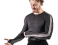 Merino, Polyester oder Mischgewebe? Welches Unterhemd im Winter am besten wärmt, verrät unser Test von 11 Langarm-Shirts. Seite 68 