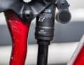 Ein Dämpfer mit mehr Hub im Heck verhilft dem E-Escarpe immerhin zu 152 Millimetern Federweg im Heck.