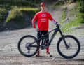Schnelles Duo: Johannes "Fischi" Fischbach, Deutschlands bekanntester Downhill-Profi, startet seit der Saison 2023 im E-Enduro-Racing. Sein Arbeitsgerät: das GasGas ECC mit Sram Eagle Powertrain-Antrieb.