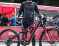 Schneller Franzose: 2022 holte sich Yannick Pontal den Gesamtsieg in der E-Enduro-Rennserie EWS-E.