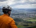 Vom Bantiger-Aussichtsturm (947 m) kann man das grüne Wunder um Bern bestens besichtigen.