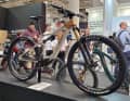 Das BH iLynx+ kommt mit Shimano EP801 Motor und vollen 85 Newtonmetern, der Akku des Trailbikes fasst 540 Wattstunden. Trotzdem soll das Bike nur um 19 Kilogramm wiegen.