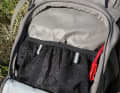 Die Organisation im Rucksack ist optimal: heller Stoff und dehnbare Netztaschen.