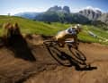 Lässt den Dreck fliegen in Canazei: „Immer die gleichen Worldcup-Tracks, das raubt die Motivation“, sagt Texi.