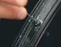 Uwe Kampes Tipp: Tubeless-Fahrer sollten immer den Ventilkern sauber halten. Dieser verklebt nämlich gerne