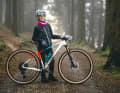 Die elfjährige Rosi und ihr Cube Reaction Cross-Country-Hardtail.